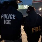 Primeiro grupo de refugiados sul-africanos brancos chega aos EUA